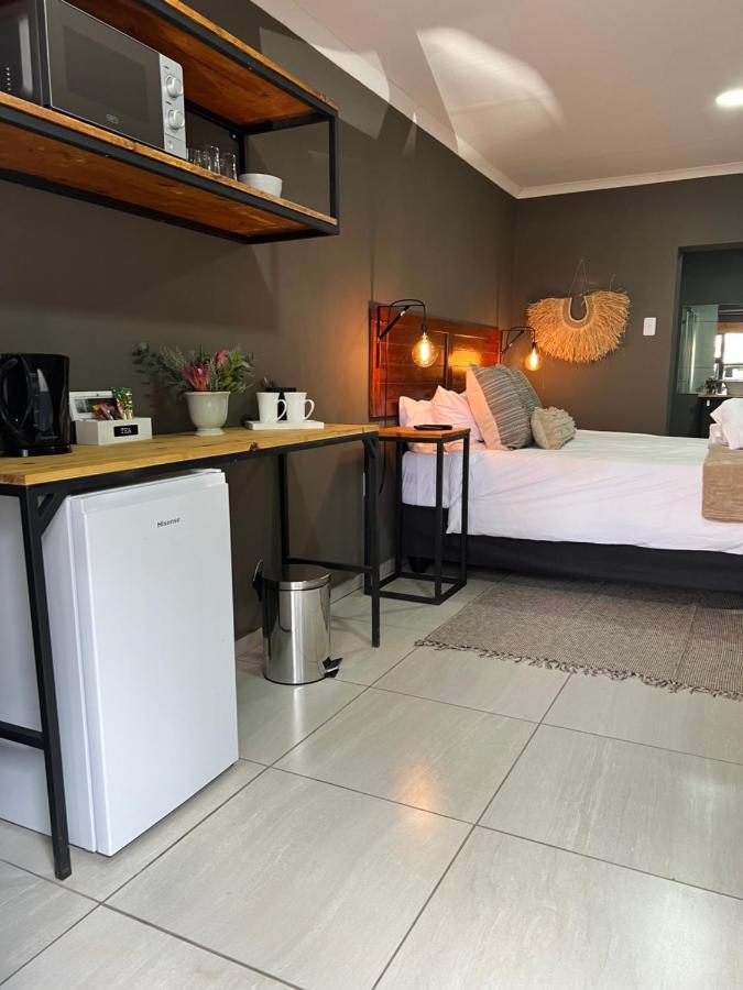 Royal Tree Guest House Potchefstroom Exterior foto